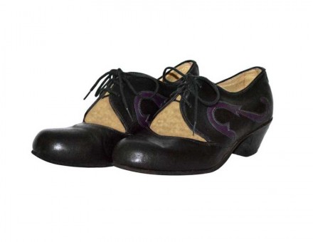 "German Hole" Black women's shoe with open instep and filigree inlay on sides 1 1/2" heel